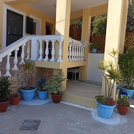 דירות Dimitris House Petriti מראה חיצוני תמונה