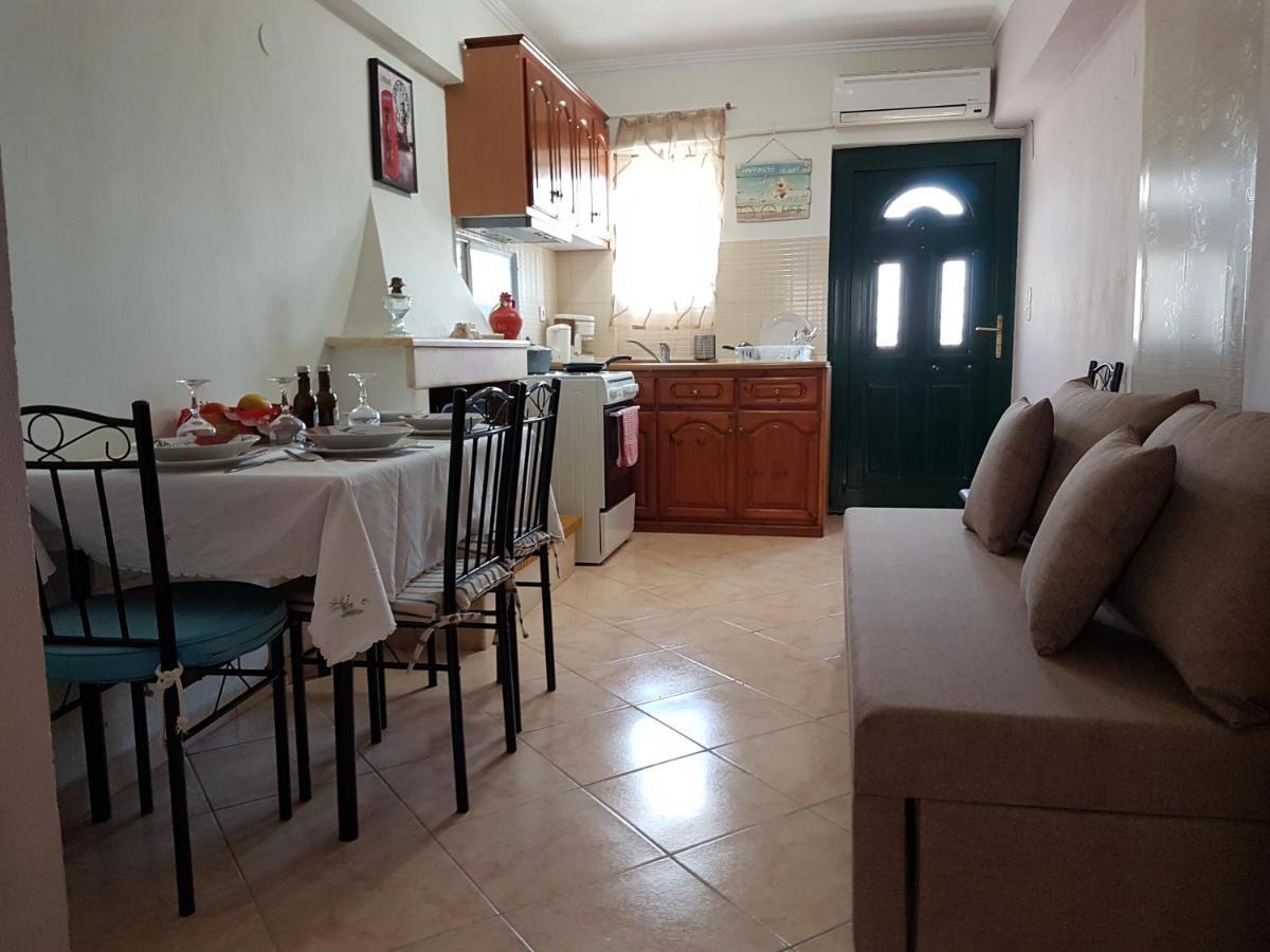 דירות Dimitris House Petriti מראה חיצוני תמונה