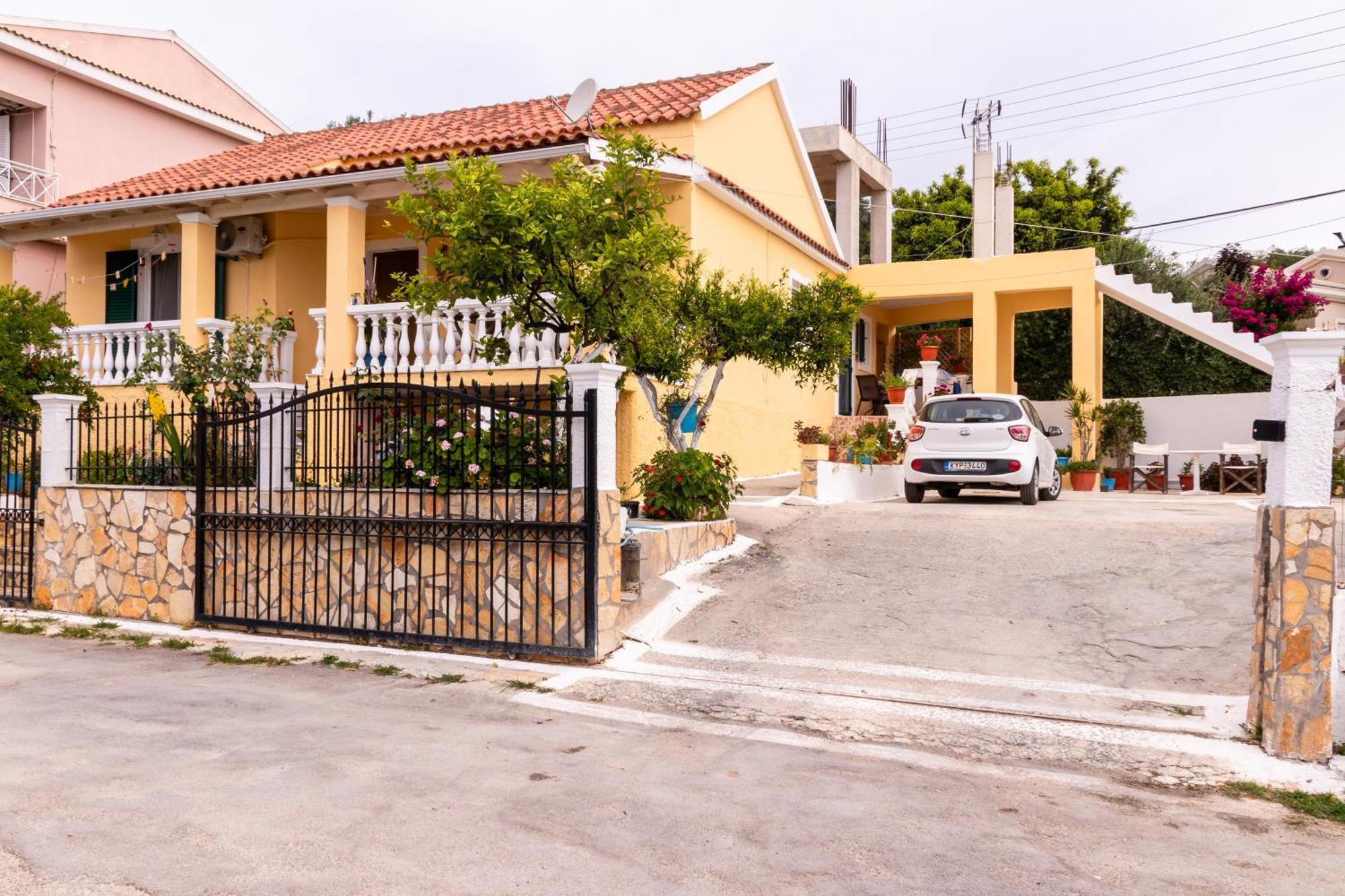 דירות Dimitris House Petriti מראה חיצוני תמונה